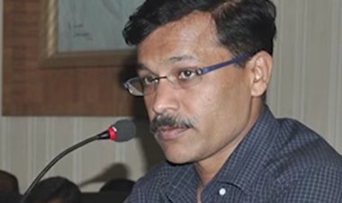 सोलापूर येथील शासकीय डॉक्टरानी घेतला आरोग्य आयुक्त मुंढे यांचा धस्का 