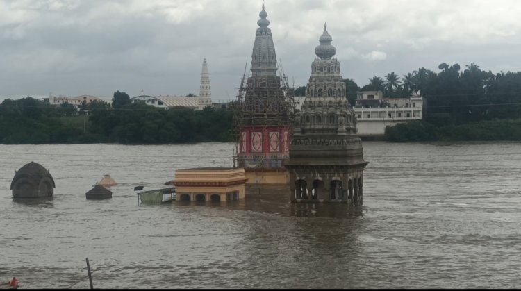 चंद्रभागा नदी पात्रात रात्री 1लाख 10हजार विसर्ग सुरू.