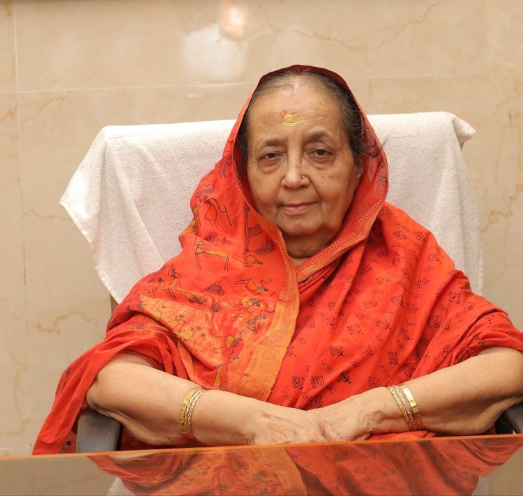 औसेकर महाराज परिवारास मातृशोक 